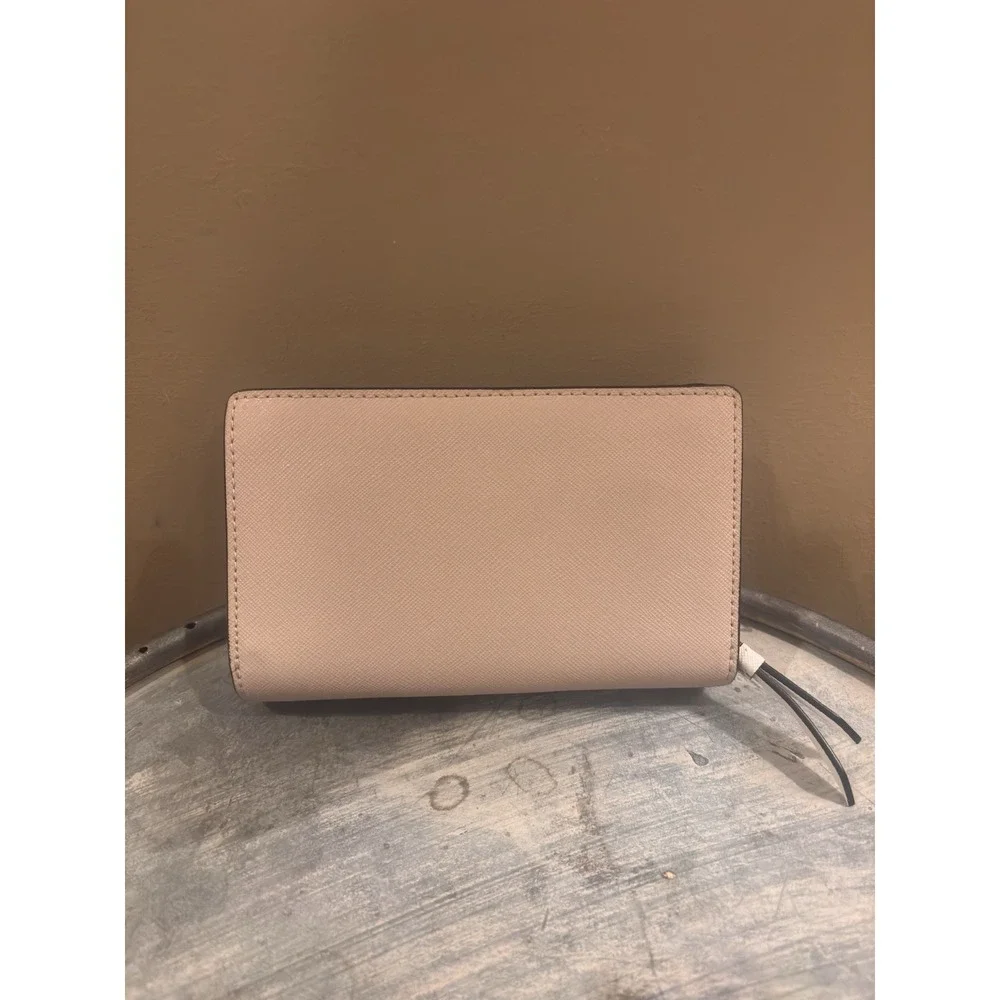 Kate Spade New York  Compact Bifold Wallet Cream/ White‎